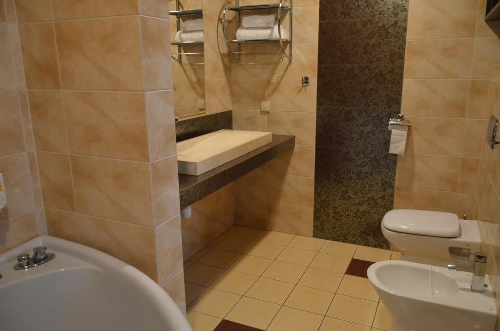 Shuma Hotel Dąbrowa Górnicza Екстериор снимка