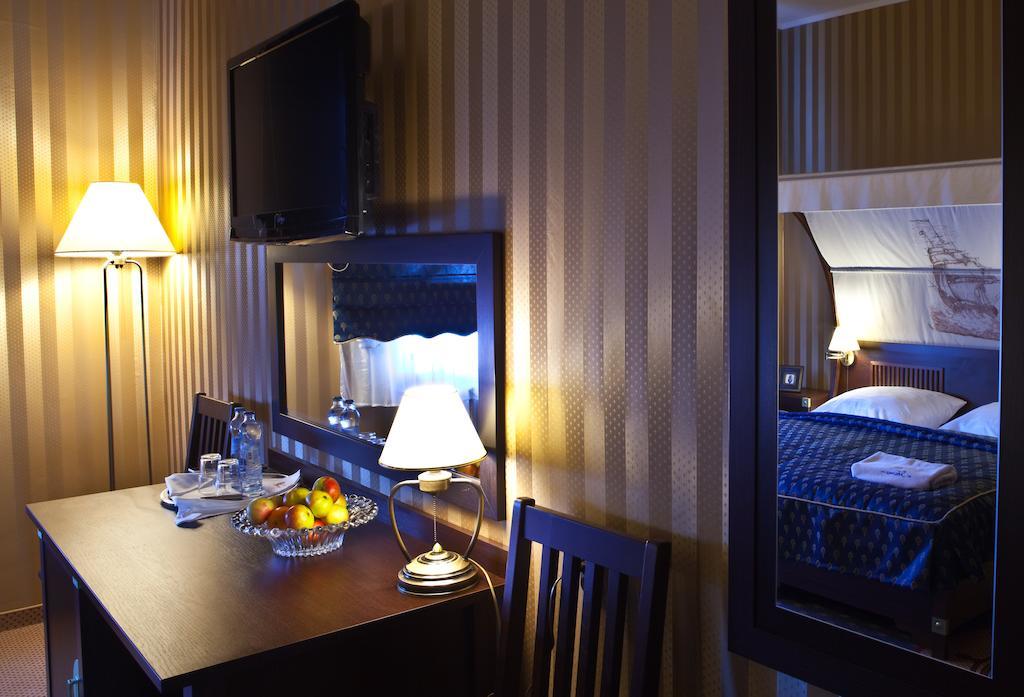 Shuma Hotel Dąbrowa Górnicza Стая снимка